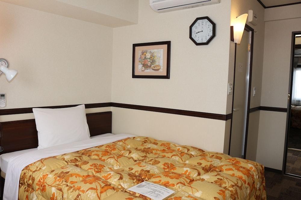 Toyoko Inn Shin-Osaka Chuo-Guchi Shinkan Экстерьер фото