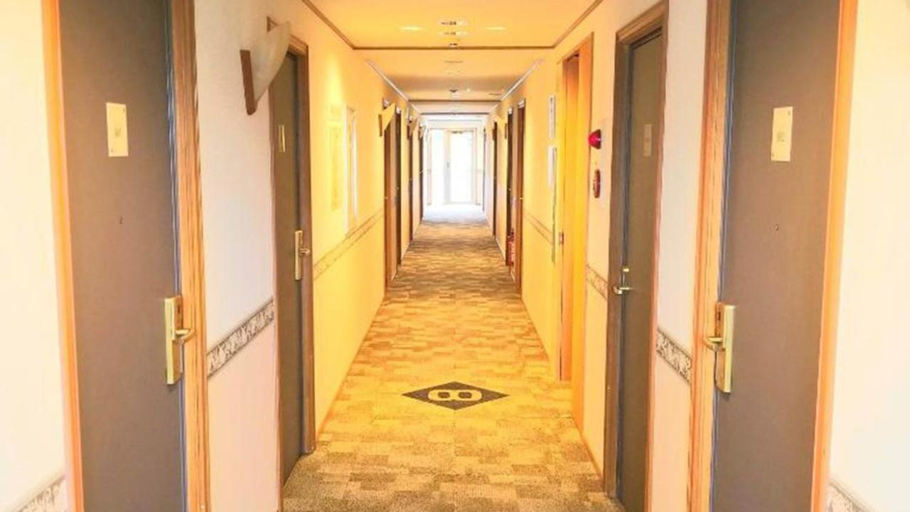 Toyoko Inn Shin-Osaka Chuo-Guchi Shinkan Экстерьер фото